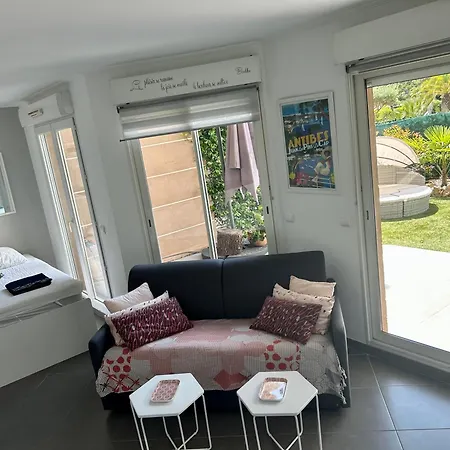 Climatise Rdj Dans Avec Piscine Appartement *