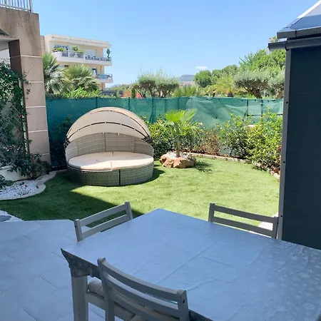 Climatise Rdj Dans Avec Piscine Appartement *
