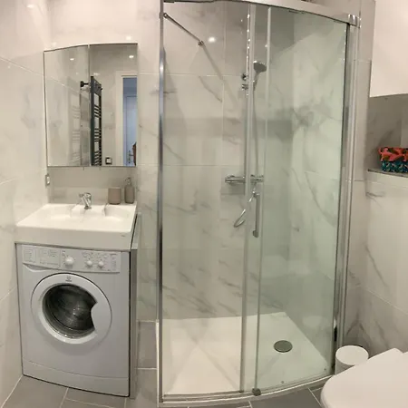 Climatise Rdj Dans Avec Piscine Appartement Antibes